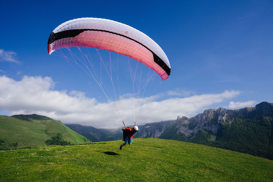 ELISE | GIN GLIDERS | パラグライダー輸入販売のアエロタクト