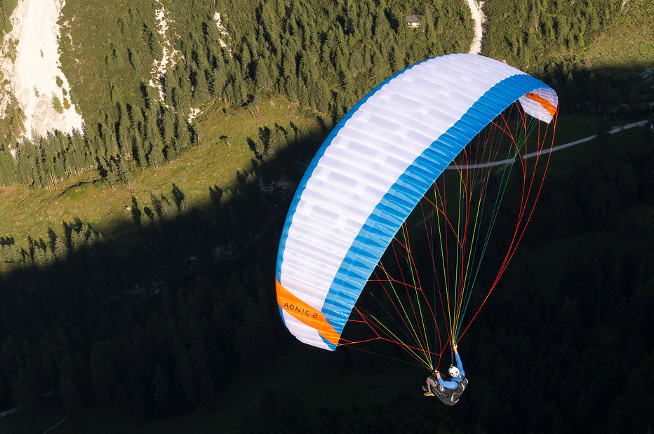 AONIC2 | NOVA | パラグライダー輸入販売のアエロタクト